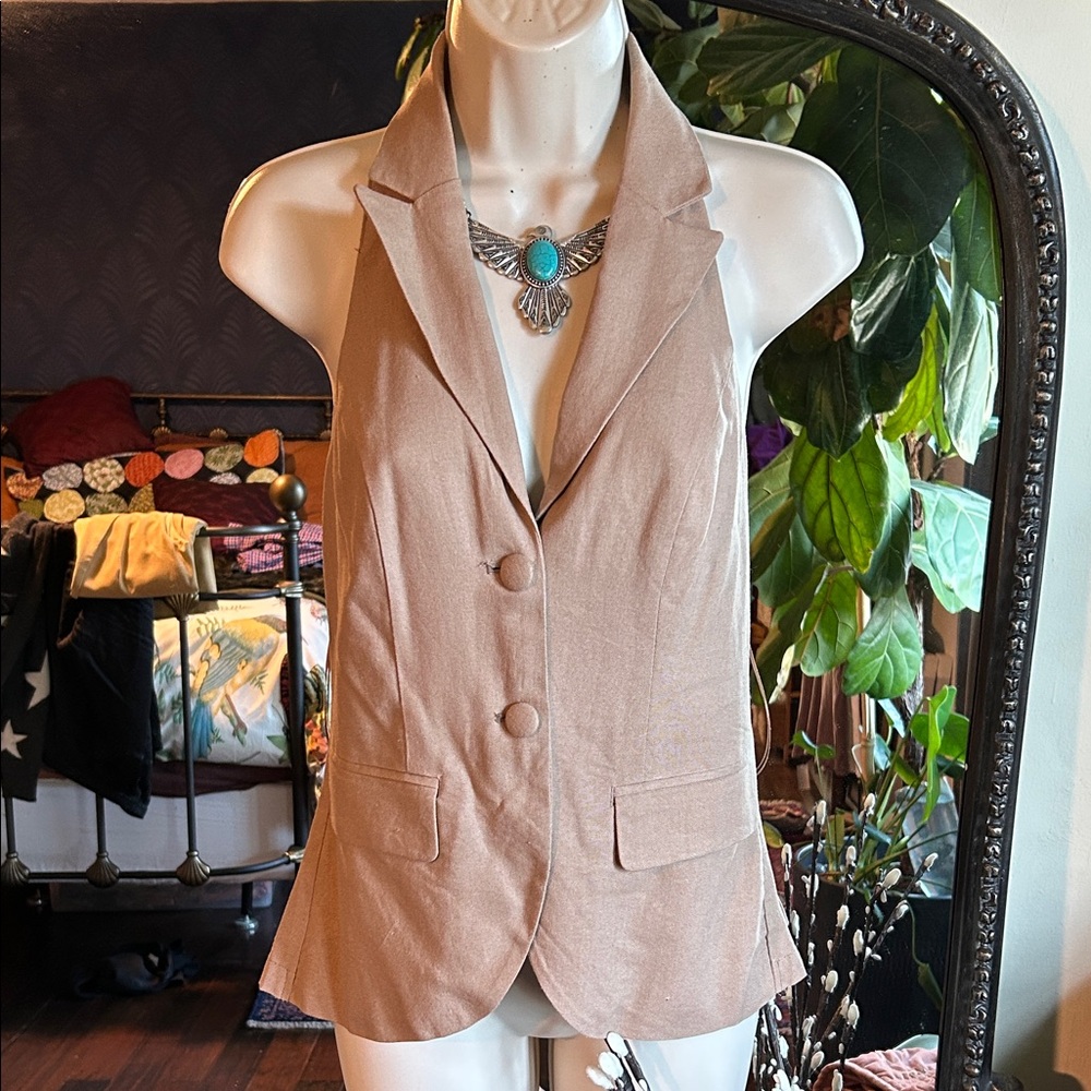 Love Tree Premium Collection halter neck sleeveless blazer/ vest. Small. BNWT